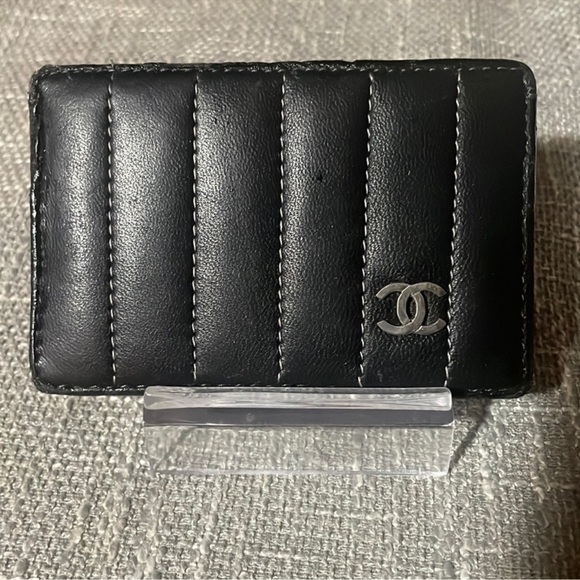 CHANEL  BLACK QUILTED LAMBSKIN CARDHOLDER WALLET - Picture 1 of 7